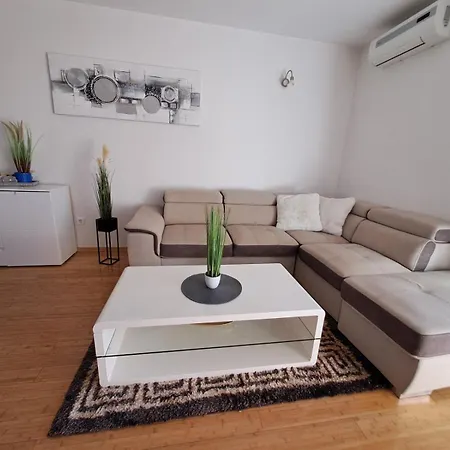 Apartament Ziks
