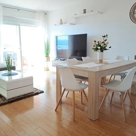 Apartament Ziks